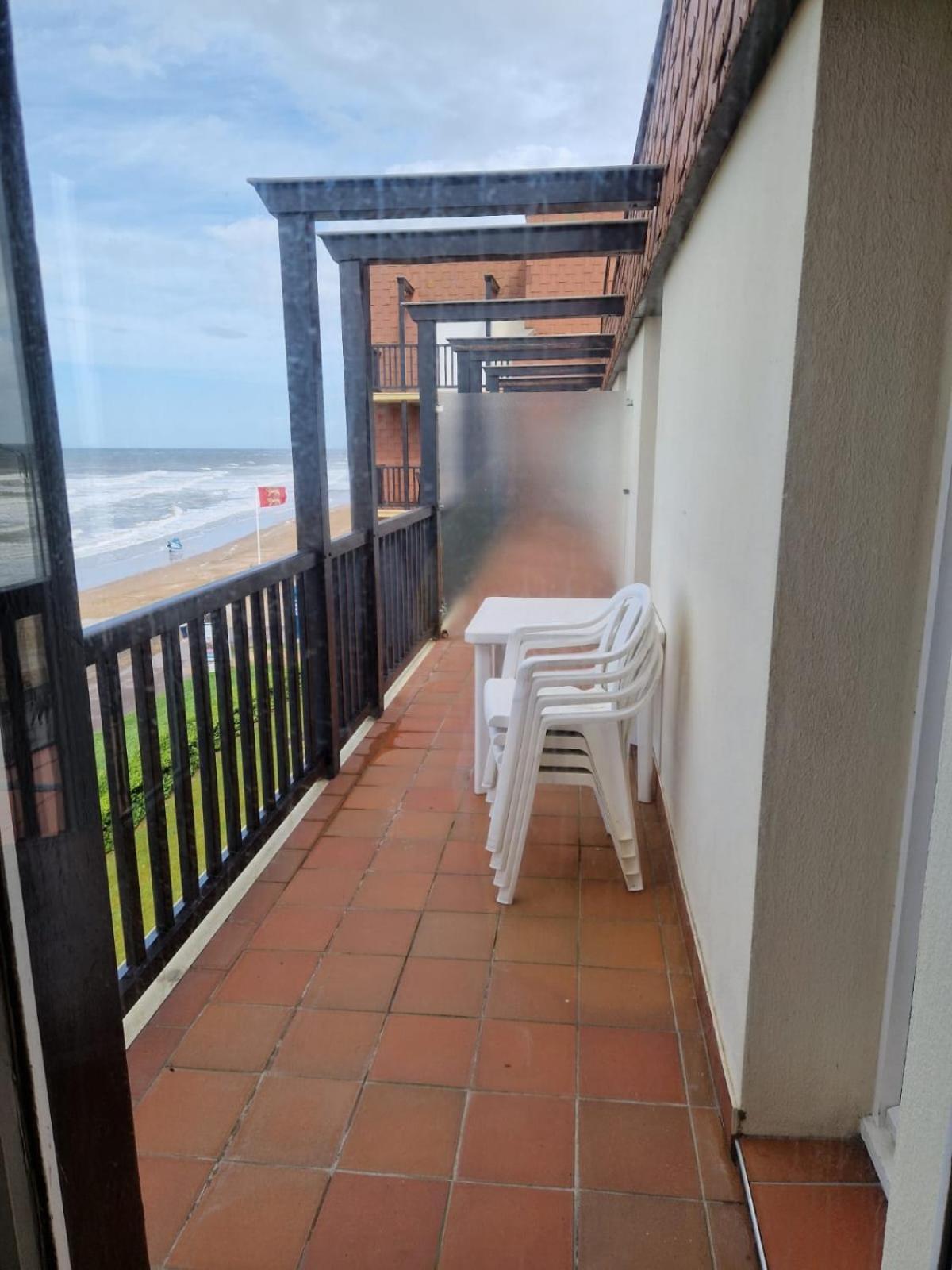 Appartement Vue Mer Кабур Екстер'єр фото