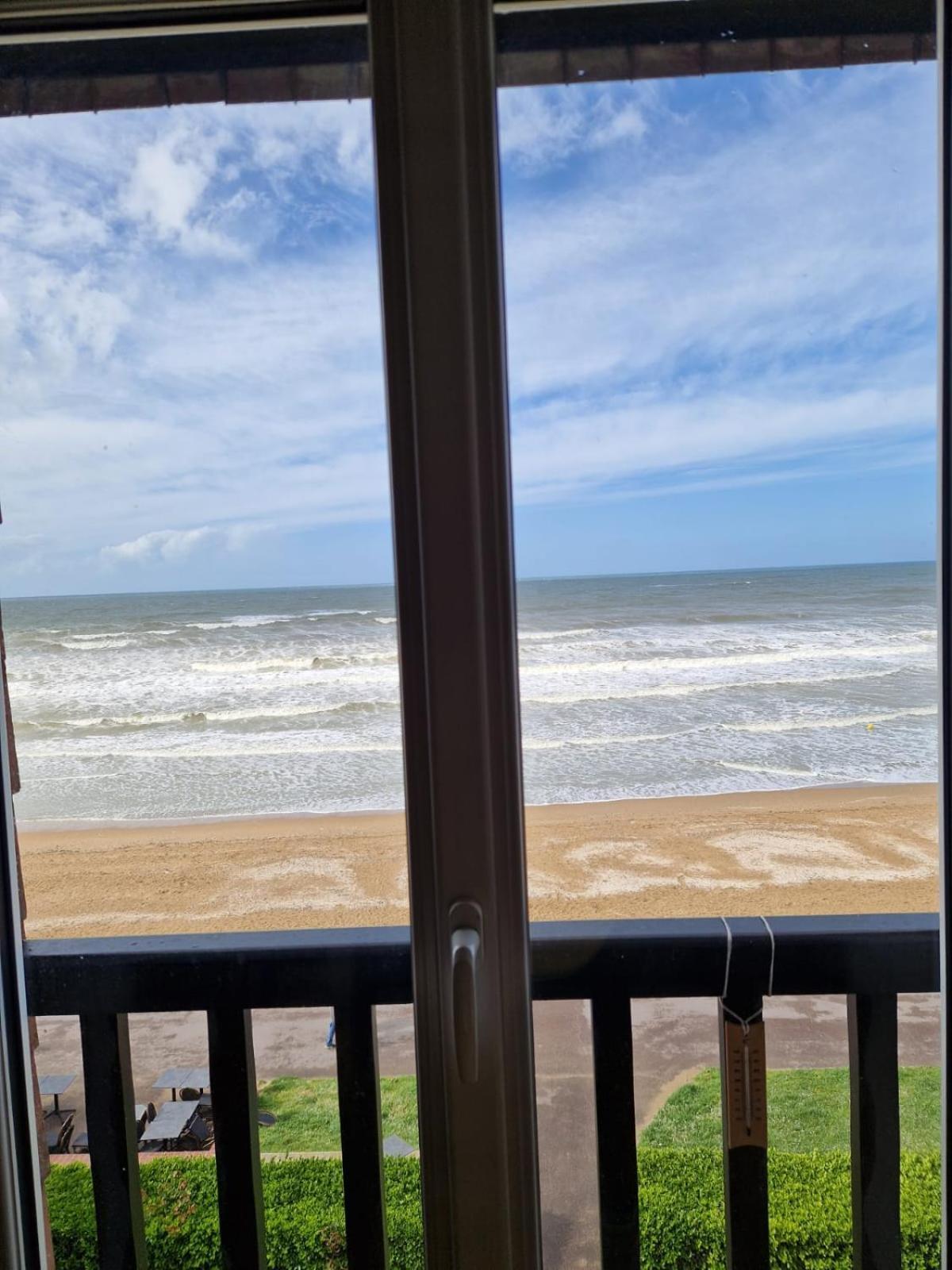 Appartement Vue Mer Кабур Екстер'єр фото